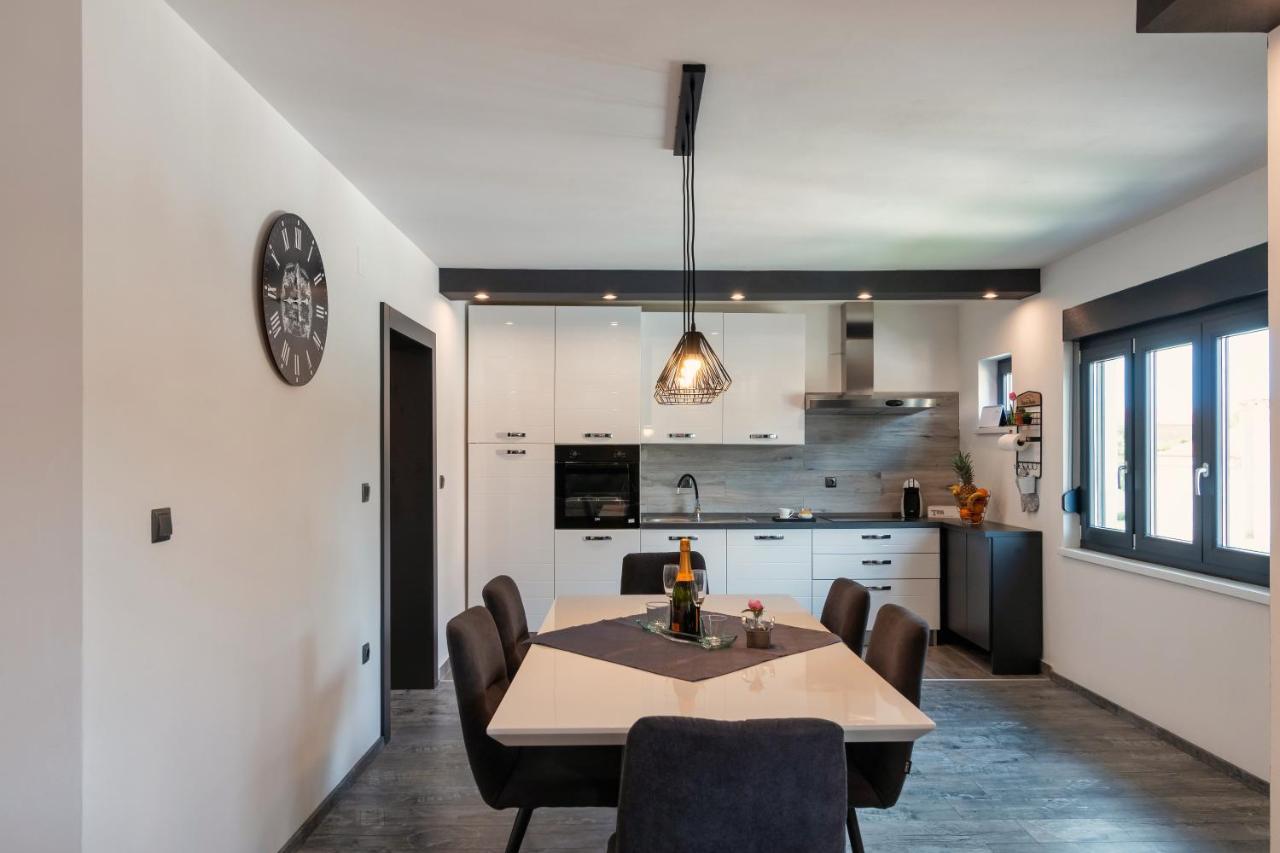 Apartman Gabrijela Muntić Eksteriør billede